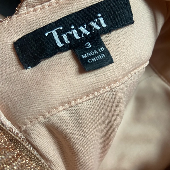 Homecoming Trixxi Gold dress size 03 - Picture 2 of 3